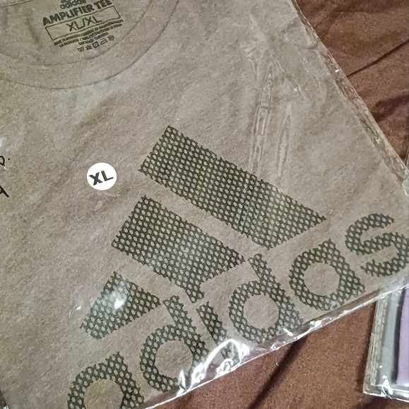 T-shirts - Picture 2 of 8